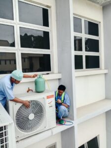 Kerja-kerja pemasangan dan membaik pulih aircond di Hospital Angkatan Tentera Tuanku Mizan