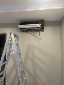 Kerja-kerja membaik pulih dan servis di Arina Hotel Bangi