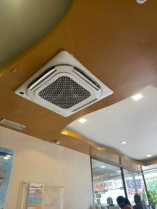 Kerja-kerja membaik pulih dan pemasangan di Poliklinik Rajen