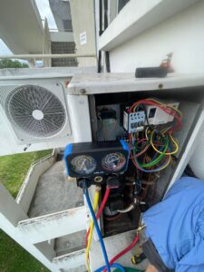 Kerja-kerja pemasangan dan membaik pulih aircond di Hospital Angkatan Tentera Tuanku Mizan